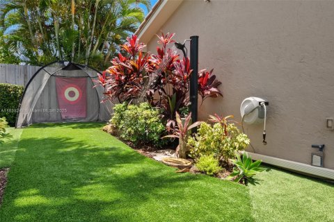 Villa ou maison à vendre à Miami, Floride: 4 chambres, 245.82 m2 № 1936108 - photo 8