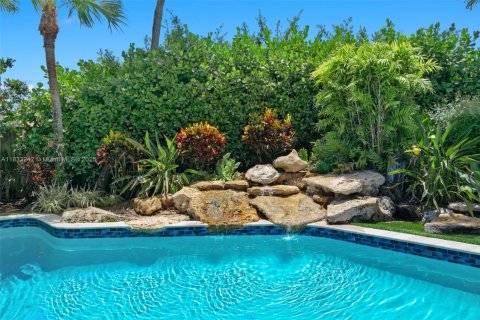 Villa ou maison à vendre à Miami, Floride: 4 chambres, 245.82 m2 № 1936108 - photo 4