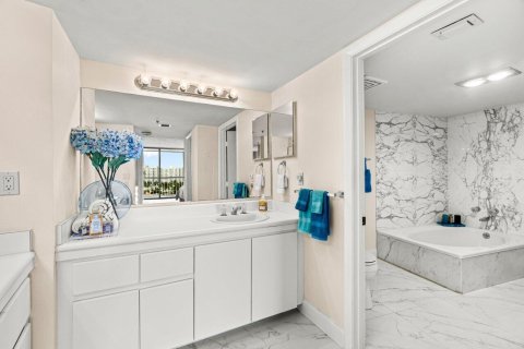 Copropriété à vendre à Highland Beach, Floride: 2 chambres, 190.45 m2 № 2147202 - photo 28
