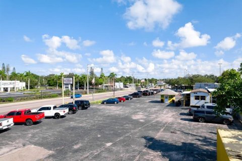 Immobilier commercial à vendre à Bradenton, Floride: 218.32 m2 № 2312637 - photo 3
