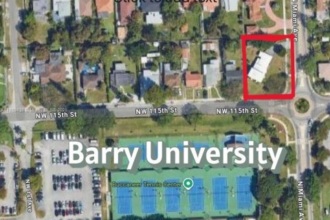 Villa ou maison à vendre à Miami, Floride: 4 chambres, 165.92 m2 № 1941496 - photo 1