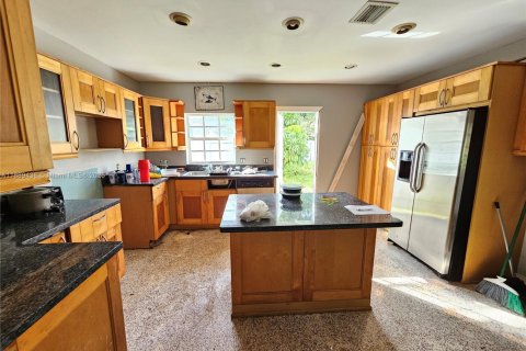 Villa ou maison à vendre à Miami, Floride: 4 chambres, 165.92 m2 № 1941496 - photo 6