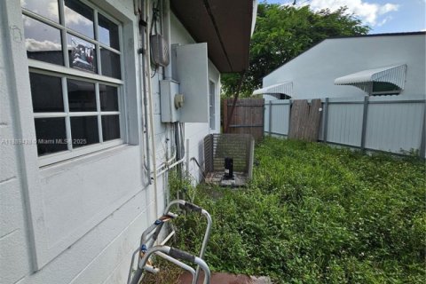 Villa ou maison à vendre à Miami, Floride: 4 chambres, 165.92 m2 № 1941496 - photo 20