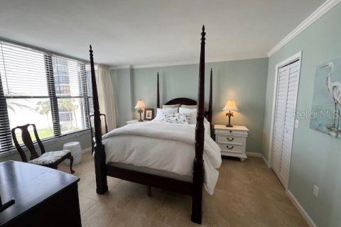 Condo in Redington Shores, Florida, 2 bedrooms  № 1686965 - photo 16