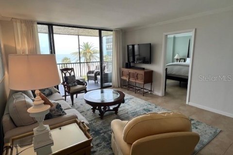 Condo in Redington Shores, Florida, 2 bedrooms  № 1686965 - photo 14