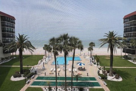 Condo in Redington Shores, Florida, 2 bedrooms  № 1686965 - photo 2