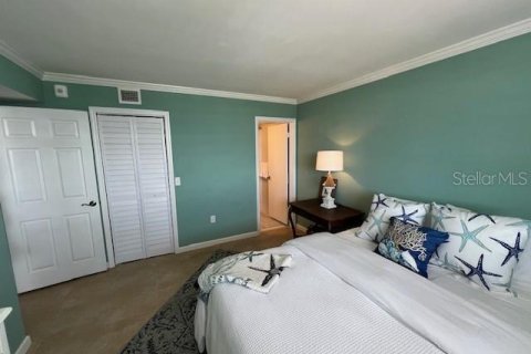 Condo in Redington Shores, Florida, 2 bedrooms  № 1686965 - photo 21