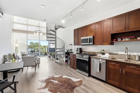 Condominio en venta en Orlando, Florida, 1 dormitorio, 87.24 m2 № 2156750 - foto 5