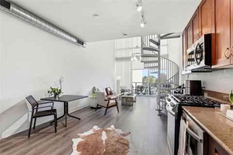 Condominio en venta en Orlando, Florida, 1 dormitorio, 87.24 m2 № 2156750 - foto 6