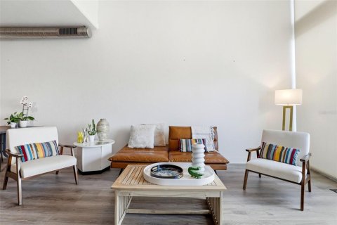 Condominio en venta en Orlando, Florida, 1 dormitorio, 87.24 m2 № 2156750 - foto 12