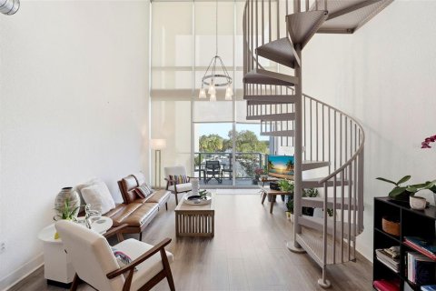 Condominio en venta en Orlando, Florida, 1 dormitorio, 87.24 m2 № 2156750 - foto 10