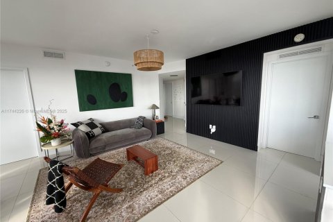 Condo in Miami, Florida, 2 bedrooms  № 1868104 - photo 3