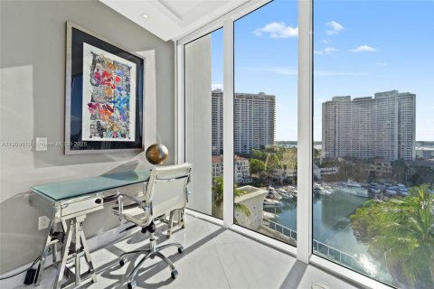 Condominio en alquiler en Aventura, Florida, 3 dormitorios, 207.64 m2 № 2012991 - foto 15