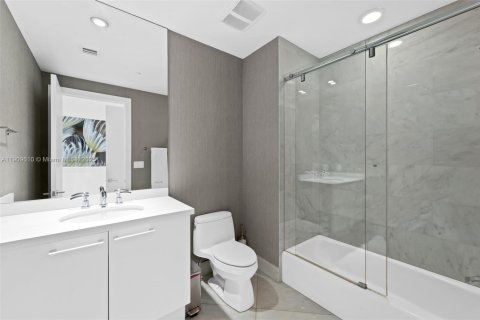 Condominio en alquiler en Aventura, Florida, 3 dormitorios, 207.64 m2 № 2012991 - foto 22