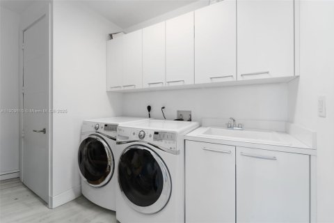 Condominio en alquiler en Aventura, Florida, 3 dormitorios, 207.64 m2 № 2012991 - foto 24