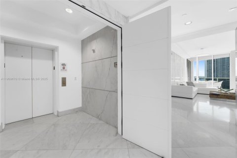 Condominio en alquiler en Aventura, Florida, 3 dormitorios, 207.64 m2 № 2012991 - foto 3