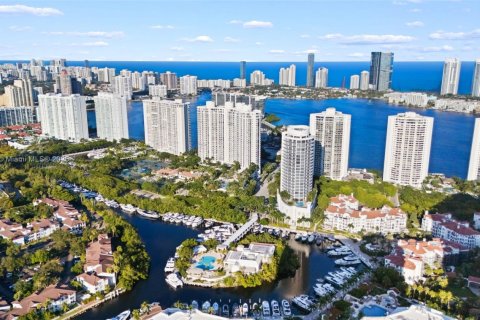 Condominio en alquiler en Aventura, Florida, 3 dormitorios, 207.64 m2 № 2012991 - foto 29