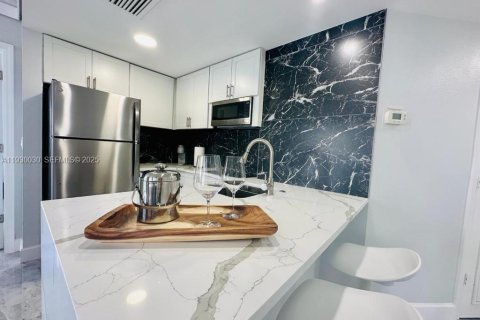 Купить кондоминиум в Орландо, Флорида 2 спальни, № 1988891 - фото 2