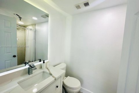 Купить кондоминиум в Орландо, Флорида 2 спальни, № 1988891 - фото 11