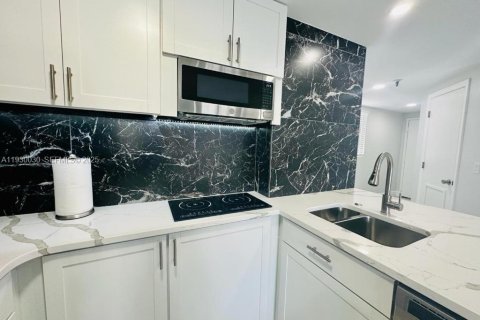 Купить кондоминиум в Орландо, Флорида 2 спальни, № 1988891 - фото 3