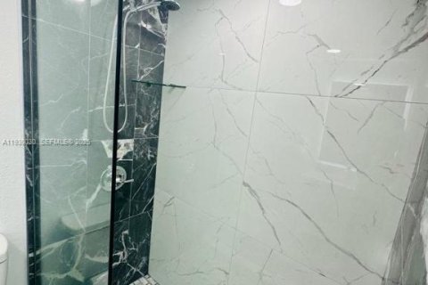 Купить кондоминиум в Орландо, Флорида 2 спальни, № 1988891 - фото 16