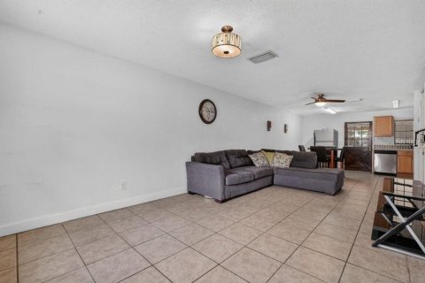 Townhouse in Holly Hill, Florida 2 bedrooms, 96.06 sq.m. № 2223065 - photo 3