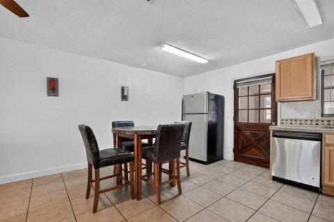 Townhouse in Holly Hill, Florida 2 bedrooms, 96.06 sq.m. № 2223065 - photo 6