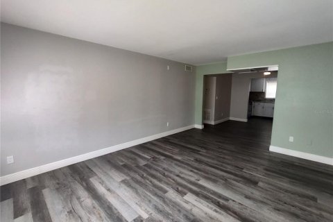 Снять в аренду квартиру в Деланд, Флорида 1 комната, 96.25м2, № 1901720 - фото 13