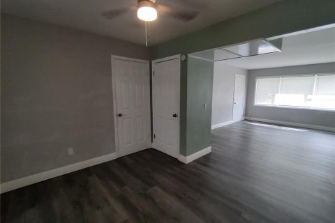 Снять в аренду квартиру в Деланд, Флорида 1 комната, 96.25м2, № 1901720 - фото 7