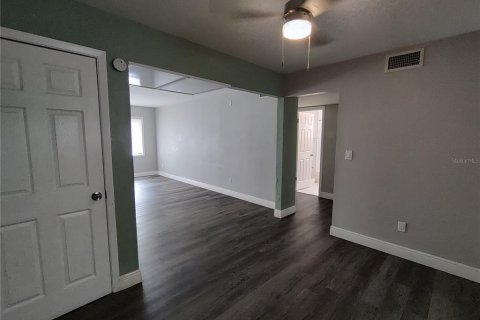 Снять в аренду квартиру в Деланд, Флорида 1 комната, 96.25м2, № 1901720 - фото 6