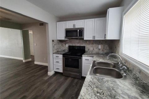 Снять в аренду квартиру в Деланд, Флорида 1 комната, 96.25м2, № 1901720 - фото 3