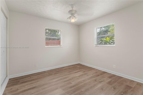 House in Pompano Beach, Florida 4 bedrooms, 84.54 sq.m. № 1635661 - photo 10