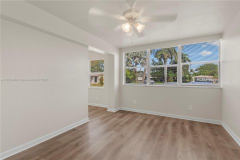 House in Pompano Beach, Florida 4 bedrooms, 84.54 sq.m. № 1635661 - photo 7