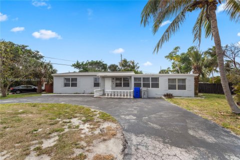 House in Pompano Beach, Florida 4 bedrooms, 84.54 sq.m. № 1635661 - photo 2