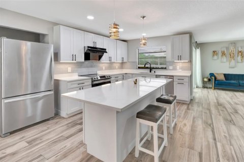 House in Orlando, Florida 4 bedrooms, 204.11 sq.m. № 1812404 - photo 17