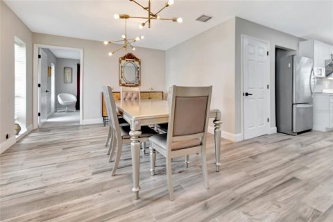 House in Orlando, Florida 4 bedrooms, 204.11 sq.m. № 1812404 - photo 8