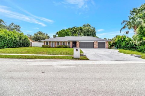 House in Orlando, Florida 4 bedrooms, 204.11 sq.m. № 1812404 - photo 1
