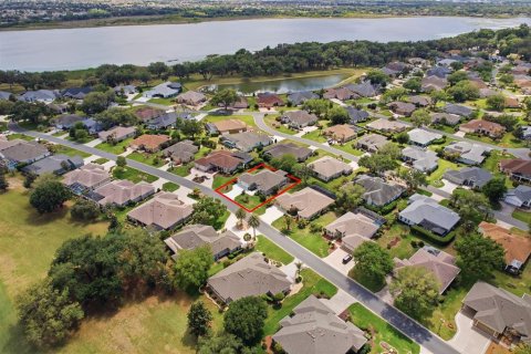 House in The Villages, Florida 3 bedrooms, 232.44 sq.m. № 2166857 - photo 23