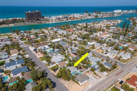 House in Saint Pete Beach, Florida 3 bedrooms, 106.19 sq.m. № 1608881 - photo 16
