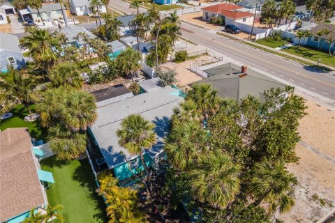 House in Saint Pete Beach, Florida 3 bedrooms, 106.19 sq.m. № 1608881 - photo 25