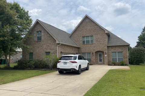 Casa en venta en Freeport, Florida, 4 dormitorios, 348.38 m2 № 561990 - foto 1
