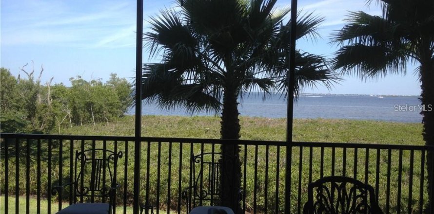 Condominio en Punta Gorda, Florida, 3 dormitorios № 2099185