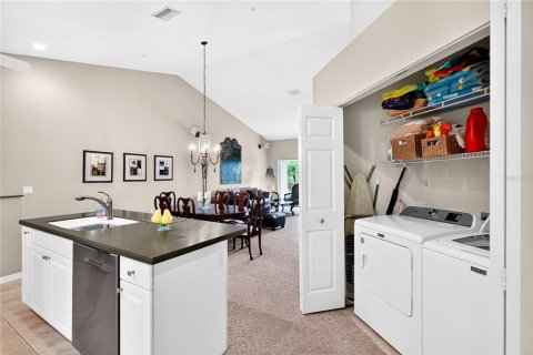 Condo in Bradenton, Florida, 2 bedrooms  № 2394042 - photo 14