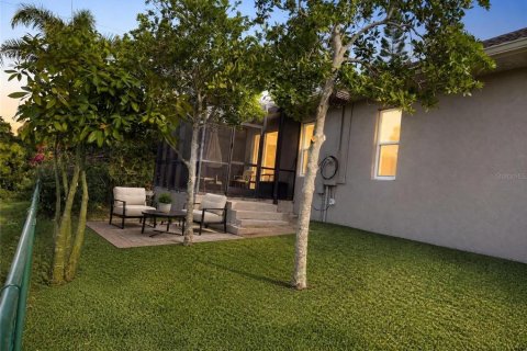 House in Venice, Florida 5 bedrooms, 270.72 sq.m. № 2208124 - photo 16