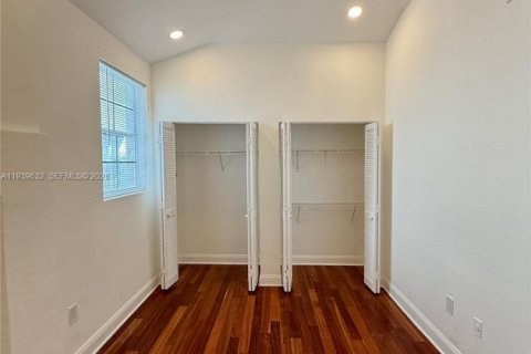 Apartment in Miami Beach, Florida 2 bedrooms, 74.32 sq.m. № 1997009 - photo 5