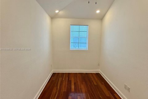 Apartment in Miami Beach, Florida 2 bedrooms, 74.32 sq.m. № 1997009 - photo 8