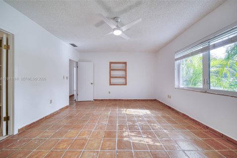 Снять в аренду виллу или дом в Корал-Гейблс, Флорида 3 спальни, 187.11м2, № 2000657 - фото 24