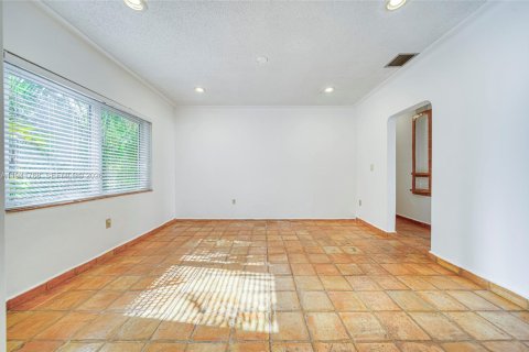 Снять в аренду виллу или дом в Корал-Гейблс, Флорида 3 спальни, 187.11м2, № 2000657 - фото 10