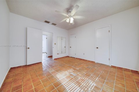 Снять в аренду виллу или дом в Корал-Гейблс, Флорида 3 спальни, 187.11м2, № 2000657 - фото 20