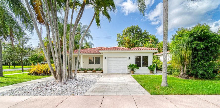 Дом в Корал-Гейблс, Флорида 3 спальни, 187.11м2 № 2000657